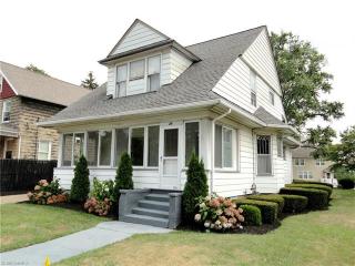 294 Rockwood Dr, Concord Township, OH 44077-3923