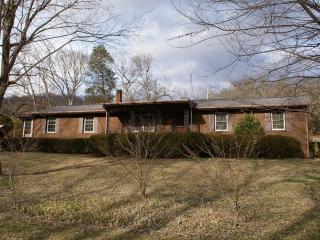 234 Opossum Paw Rd, Beechgrove, TN 37018-3041