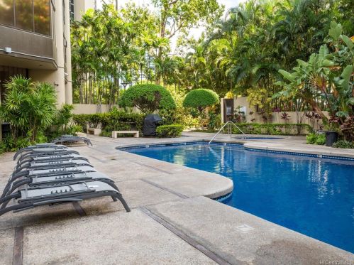 60 Beretania St, Honolulu HI  96817-4752 exterior