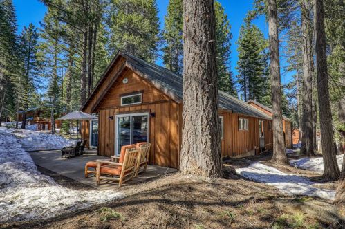 13595 Hansel Ave, Truckee CA  96161-6242 exterior