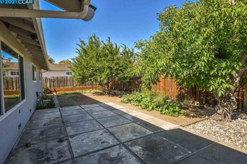 1427 El Dorado Dr, Concord CA  94518-1227 exterior