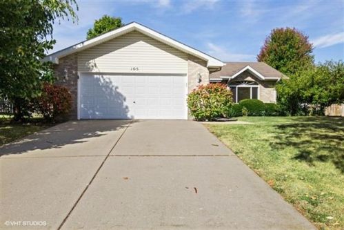 105 Fox Chase Dr, Oswego, IL 60543-7100