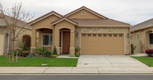 2140 State St, Turlock, CA 95380-8453