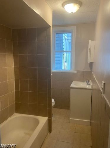 68 Arch St, Paterson NJ 07522-1752 exterior