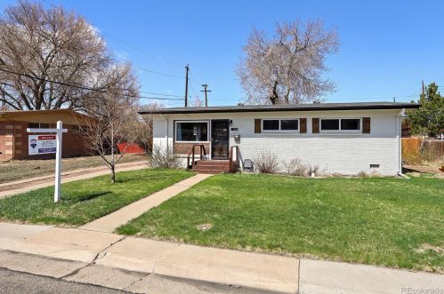 9613 57th Pl, Arvada CO  80002-2124 exterior