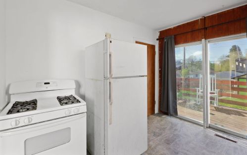 986 4th St, Saint Paul MN  55106-5209 exterior