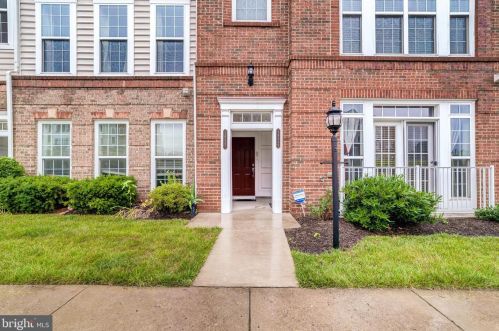 14549 Barkham Dr, Woodbridge, VA 22191-5912