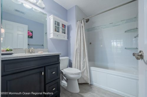 62 Des Moines Ct, Tinton Falls NJ 07712-3188 exterior