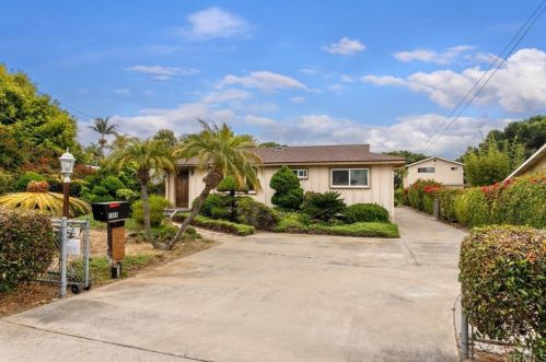 1565 Chestnut Ave, Carlsbad, CA 92008-2612