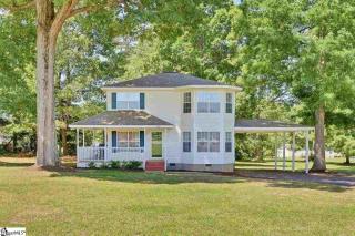 9008 Augusta Rd, Pelzer SC  29669-8946 exterior