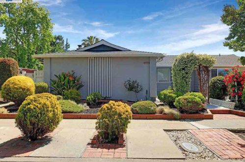 30536 Vanderbilt St, Hayward, CA 94544-7401