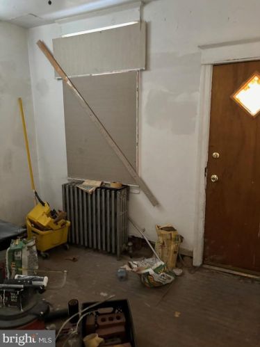 615 Jackson St, Philadelphia, PA 19148-3226