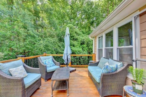 3050 Lakecrest Dr, Dacula GA  30019-1094 exterior