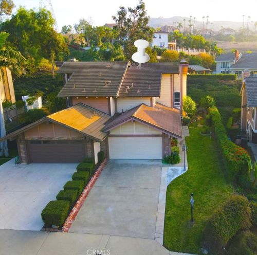 6032 Silverspur Trl, Anaheim CA  92807-4717 exterior