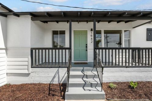 1642 Kurtz St, Oceanside, CA 92054-5534