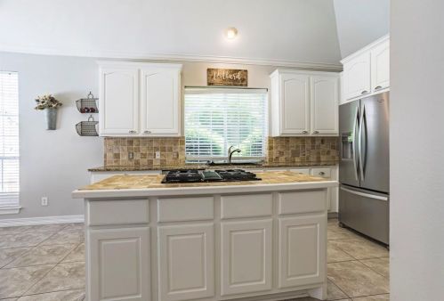901 Hilton Dr, Midlothian TX  76063-3840 exterior