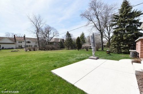 715 67 Pl, Willowbrook IL  60527-8502 exterior