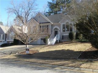 812 Honey Springs Dr, Holly Springs, GA 30189-2575