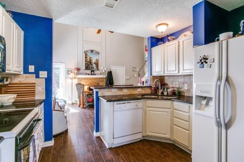 1446 Homestead Ln, Carrollton TX 75007-2991 exterior