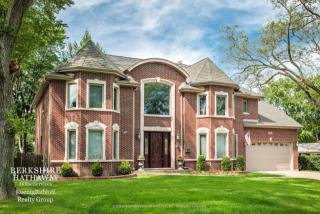 3810 Lindenwood Ln, Glenview, IL 60025-2410