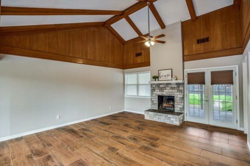 1935 Westminster Dr, Carrollton TX  75007-2411 exterior