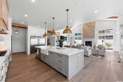 656 750, Woodland Hills UT 84653-5653 exterior