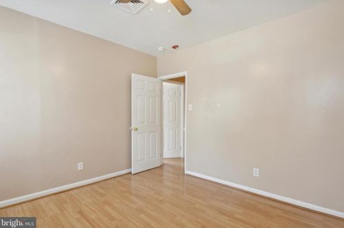 900 5 St, Philadelphia PA 19123-1455 exterior