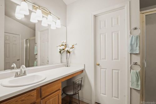 5224 Nepal Way, Aurora CO 80015-6441 exterior