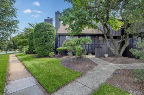177 Westgate Dr, Edison, NJ 08820-1163