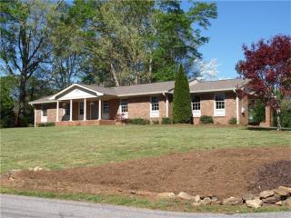 107 Institute St, Jefferson, GA 30549-1055