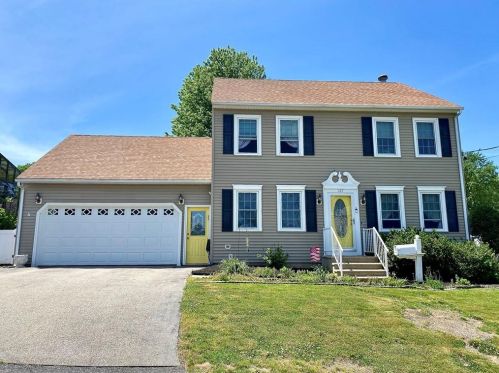 127 Glendale Ave, Woonsocket, RI 02895-6022