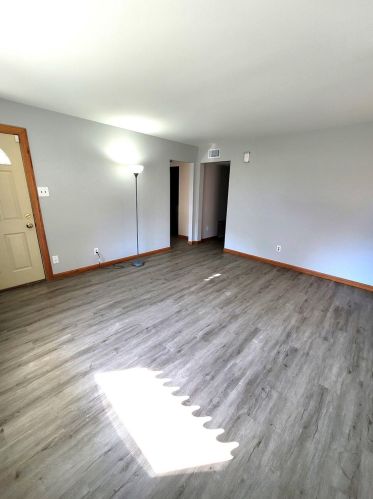 543 141st St, Hammond, IN 46327-1248