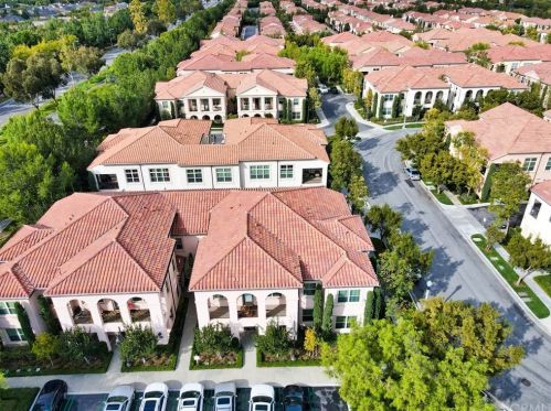 131 Kempton, Irvine CA  92620-2172 exterior