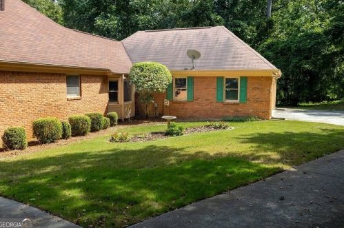 3165 Spring Lake Dr, Conyers GA 30013-5411 exterior