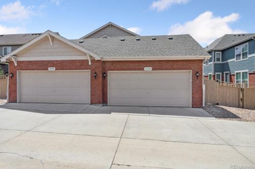 14744 Crestridge Dr, Aurora CO 80015-4207 exterior