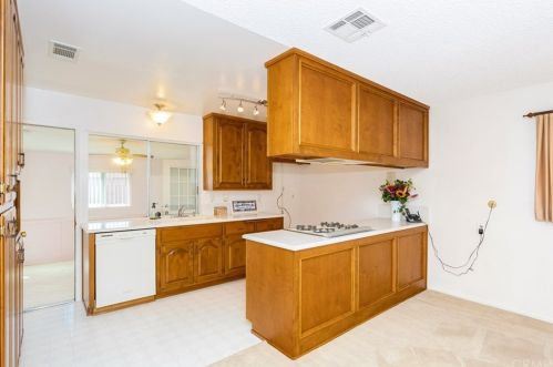 6605 Dorinda Dr, Riverside CA  92503-1110 exterior