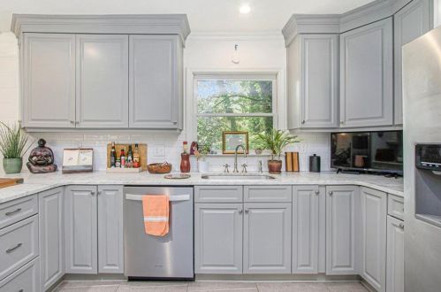 4142 Haverhill Dr, Atlanta GA  30342-3818 exterior