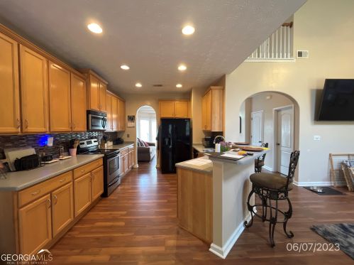 9057 Aldbury Dr, Locust Grove GA  30248-2456 exterior