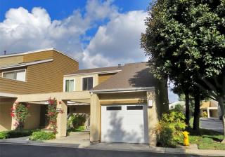 385 Deerfield Ave, Irvine CA  92606-7611 exterior