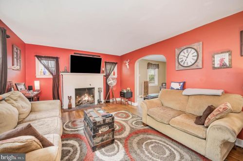 102 Willow St, Carlisle PA  17013-3931 exterior