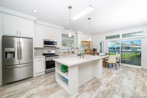 7252 San Luis St, Carlsbad, CA 92011-4622