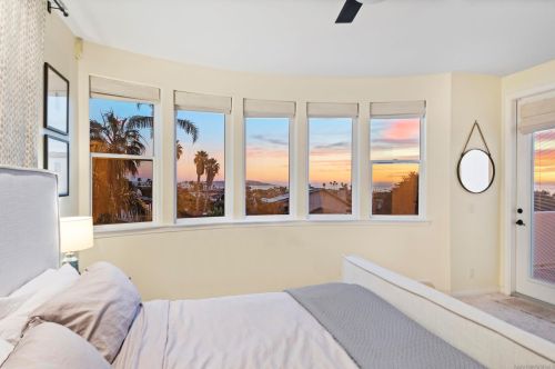 819 Van Nuys St, San Diego, CA 92109-1152