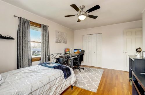 413 Indianwood Dr, Carol Stream IL  60188-1561 exterior