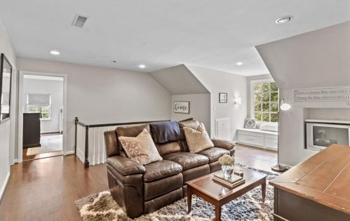 565 Mnr Rdg Dr, Atlanta GA  30305-3511 exterior