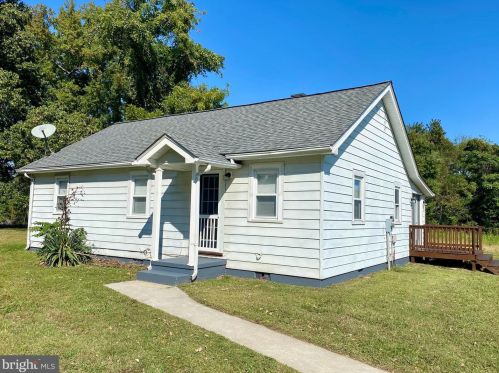 184 Federal Farm Rd, Montross, VA 22520-3513