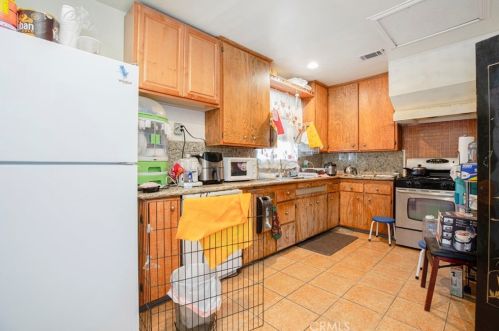 913 Maple St, Glendale CA  91205-1828 exterior