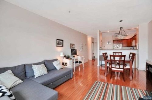 330 The Promenade, Edgewater NJ  07020-2121 exterior