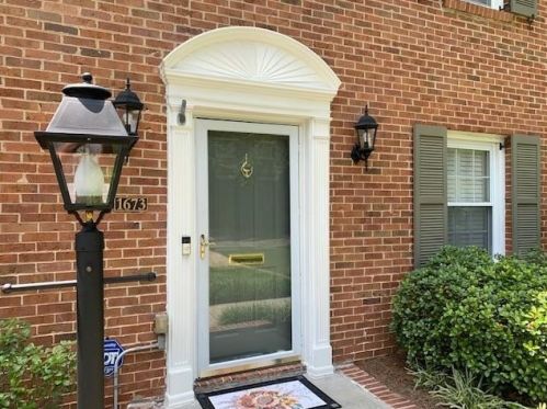 1673 Executive Park Ln, Atlanta GA  30329-3132 exterior