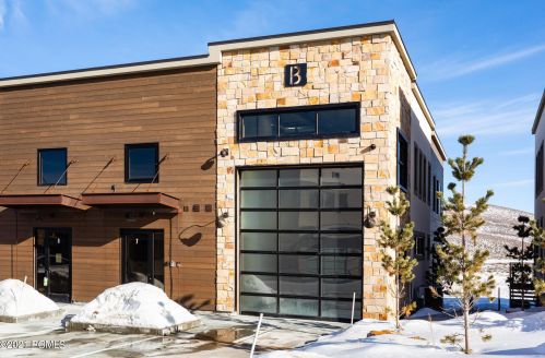 4554 Forestdale Dr, Park City UT 84098-4302 exterior