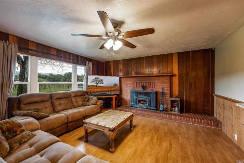 3990 Eastside Calpella Rd, Ukiah CA  95482-9559 exterior